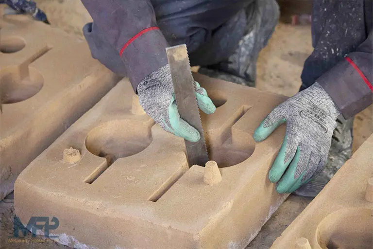 مرحله قالبگیری و آمادهسازی قالب